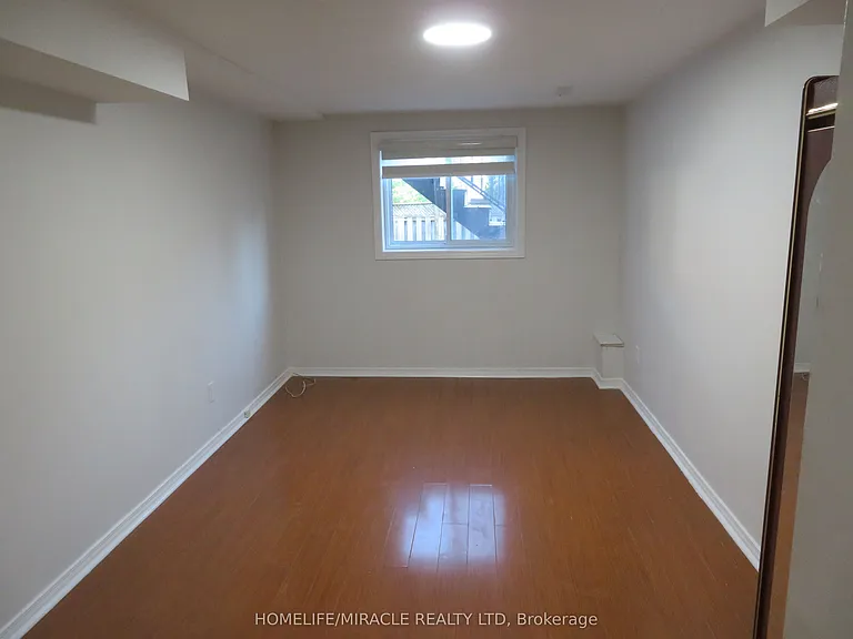 10 Pine Bough Mnr — Photo 13