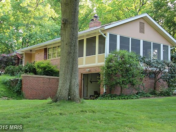 3rd image of 8608 W Boulevard Dr