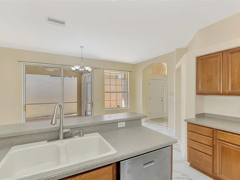 7803 33rd St E — Photo 21