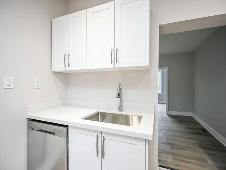 1024 Cannon St E — Photo 16