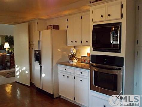 5th image of 833 Lakeway Dr