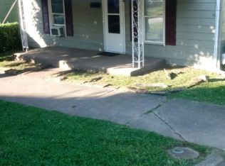 209 12th Ave, Hinton, WV 25951