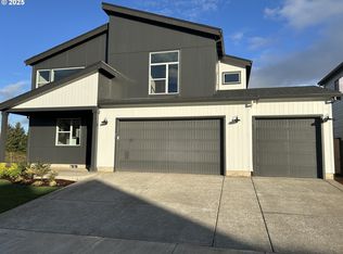 3080 Olympic St #16, Woodburn, OR 97071