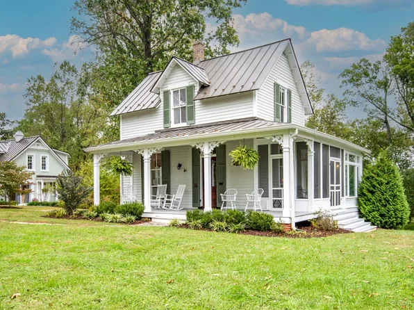 8582 & 8586 Springs Dr, Warrenton, VA 20186