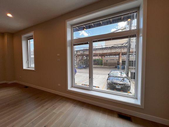 5th image of 3757 N Sheffield Ave #J-114