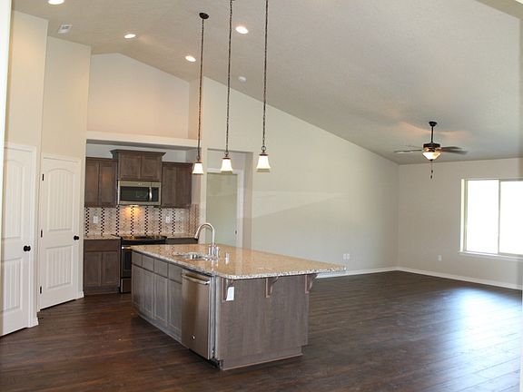 5th image of 533 N Osprey Ln