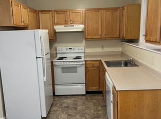 9 Woods Dr, Norwich, CT 06360