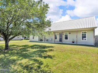 105 Rooster Ln, Rayne, LA 70578