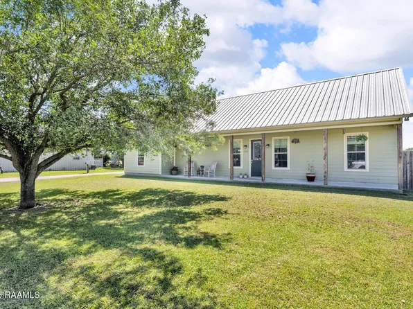 105 Rooster Ln, Rayne, LA 70578