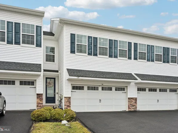 134 Knock Hill Dr, Royersford, PA 19468