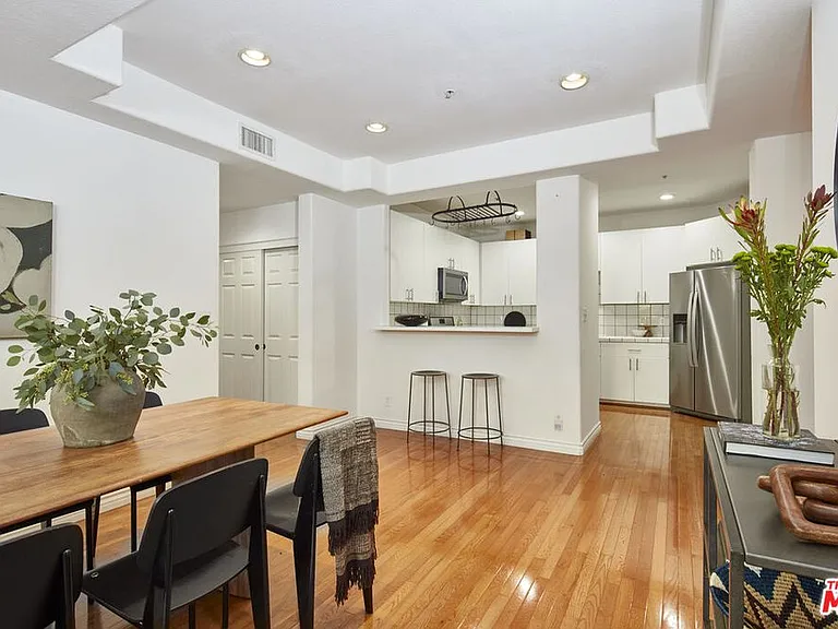 3460 S Centinela Ave — Photo 5