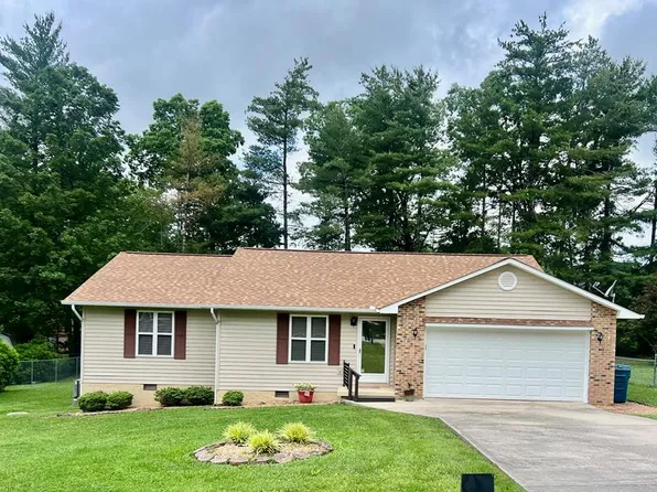 182 Southridge Cir, Crossville, TN 38555