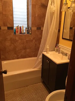 Rented by Halvatzis Realty | media 13