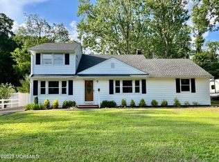 35 Fairview Dr, Middletown, NJ 07748