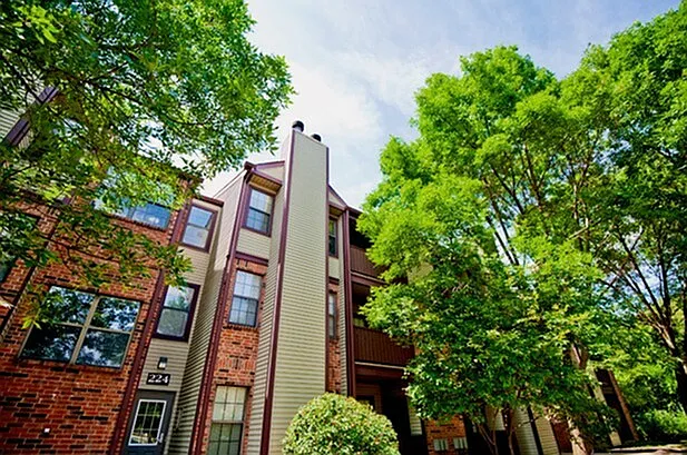 Remington Place Apartments — Photo 7