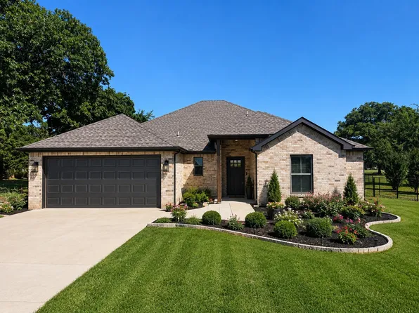 108 Kiowa Dr W, Lake Kiowa, TX 76240