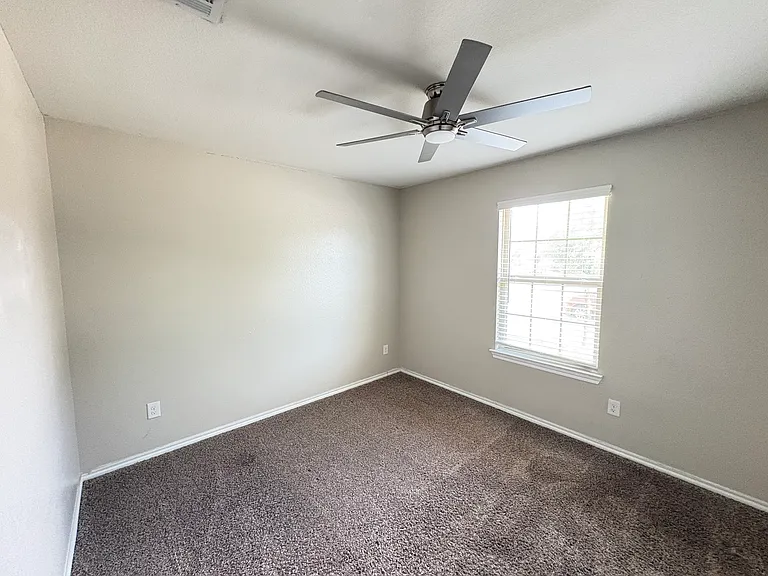 215 Woodland St — Photo 8