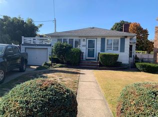 3802 254th St, Little Neck, NY 11363