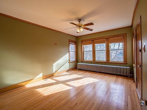 2nd image of 5324 W Drummond Pl #2
