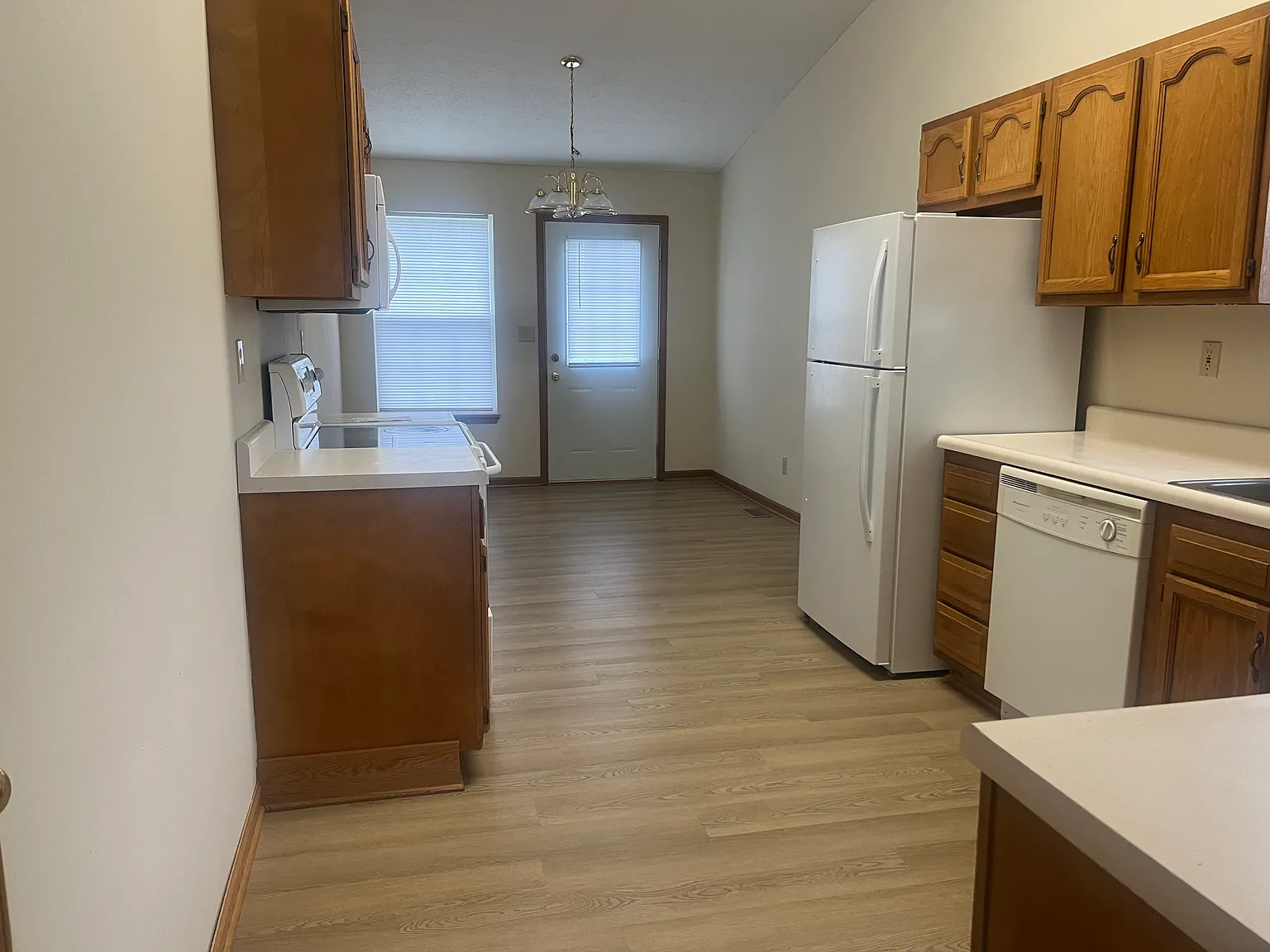 2 bed, 1100 sqft, $1,200 — Photo 4