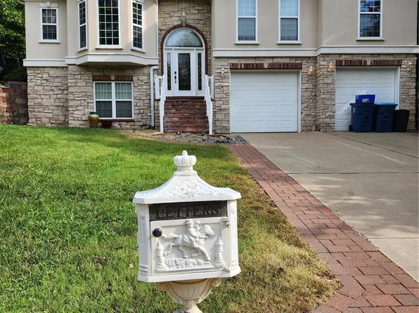 36 Dogwood Ter, Maryville, IL 62062