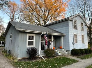 310 S Rochester St, Mukwonago, WI 53149
