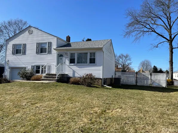 3230 Brenda Pl, South Plainfield, NJ 07080