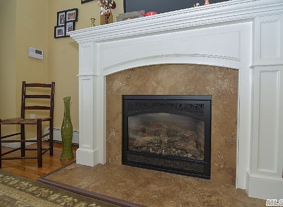 5th image of 272 Marie Ct