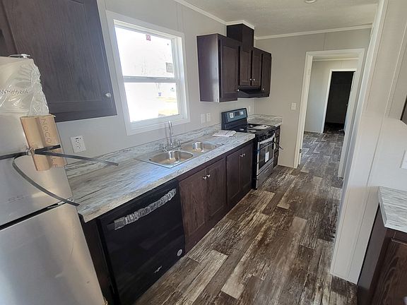 2nd image of 500 E 50th St S #98