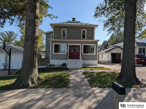 129 E 9th St, Wahoo, NE 68066