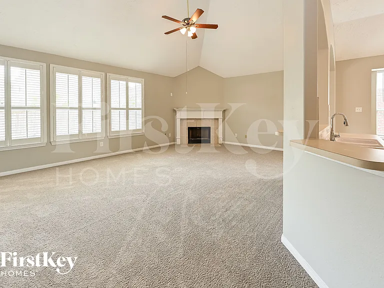 18410 Steamboat Inn Dr — Photo 2