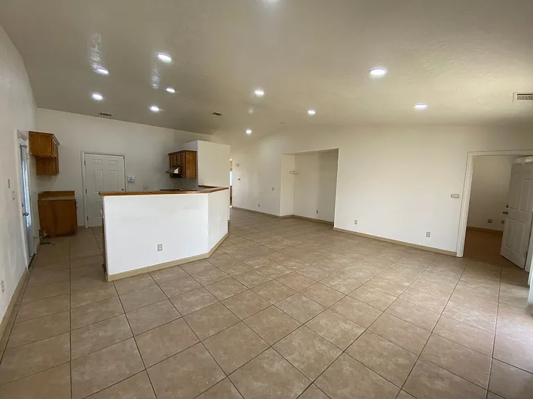 13632 Nassau Dr — Photo 3