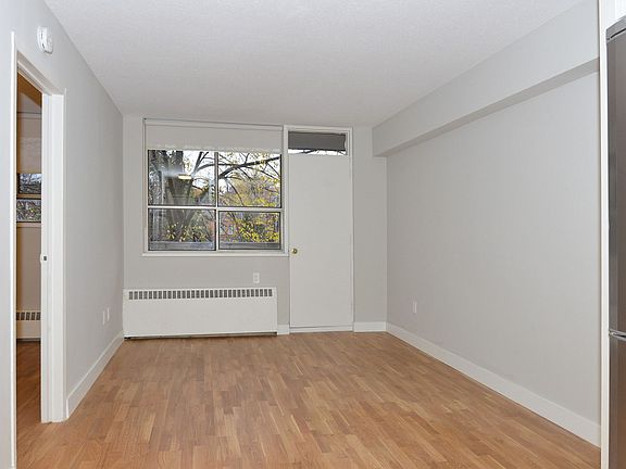 5th image of 230 Oak St #744665