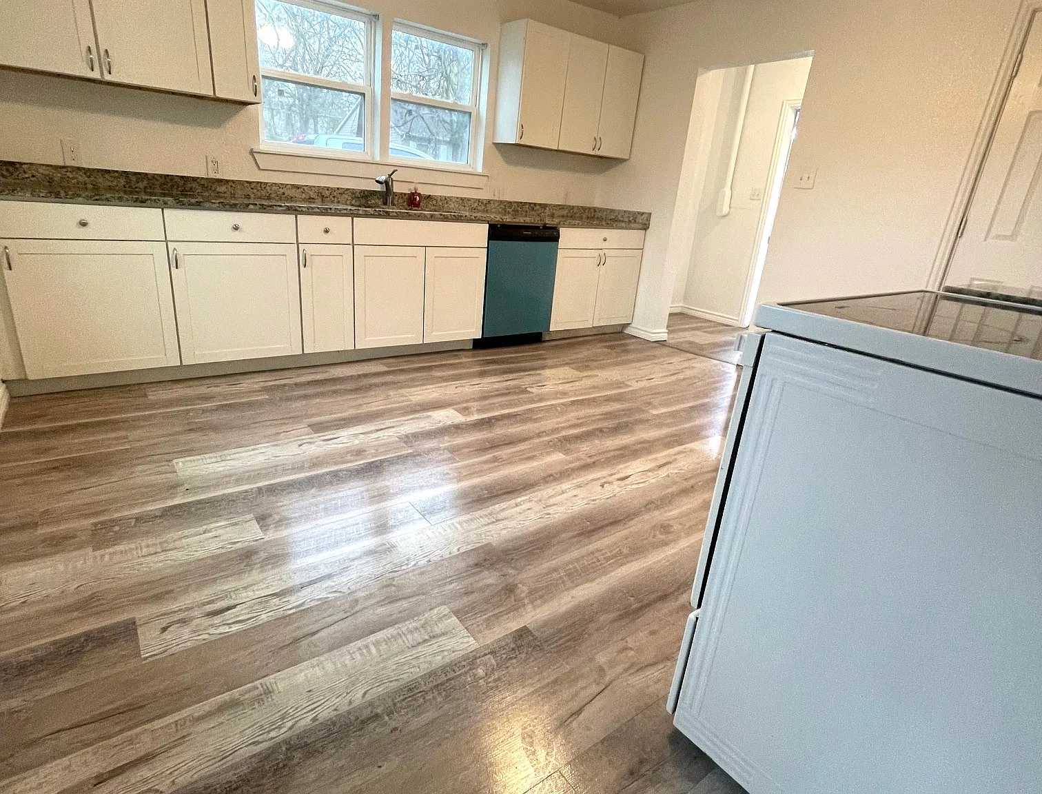 3 bed, 1.5 bath, 1100 sqft, $1,350 — Photo 1