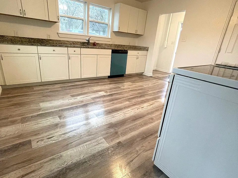 833 W Pecan St