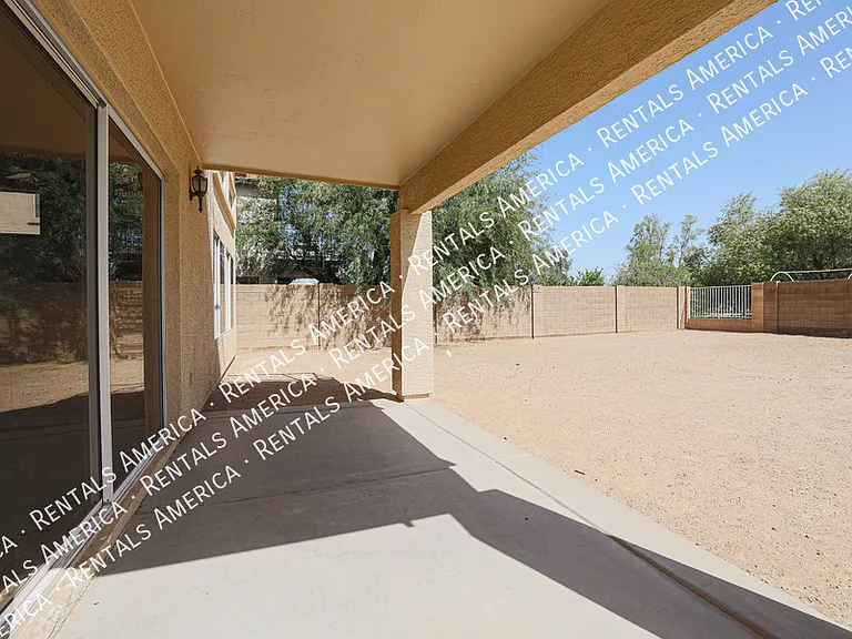 7441 W Fleetwood Ln — Photo 36