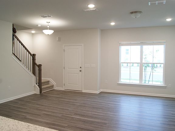 3rd image of 295 Glenmore Gardens Rd