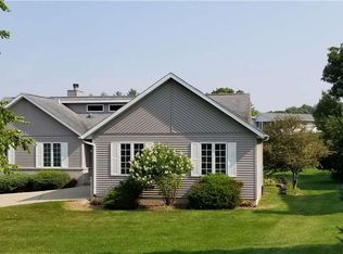 1-63 Captains Dr, Lanark, IL 61046