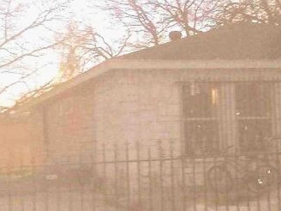 2nd image of 274 Bundy St