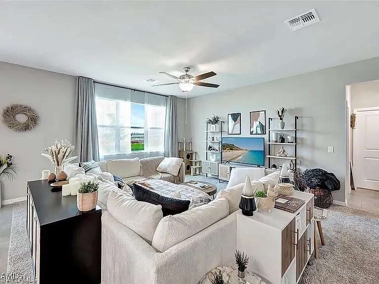 4 bed, 3.5 bath, 3048 sqft, $4,300 — Photo 2