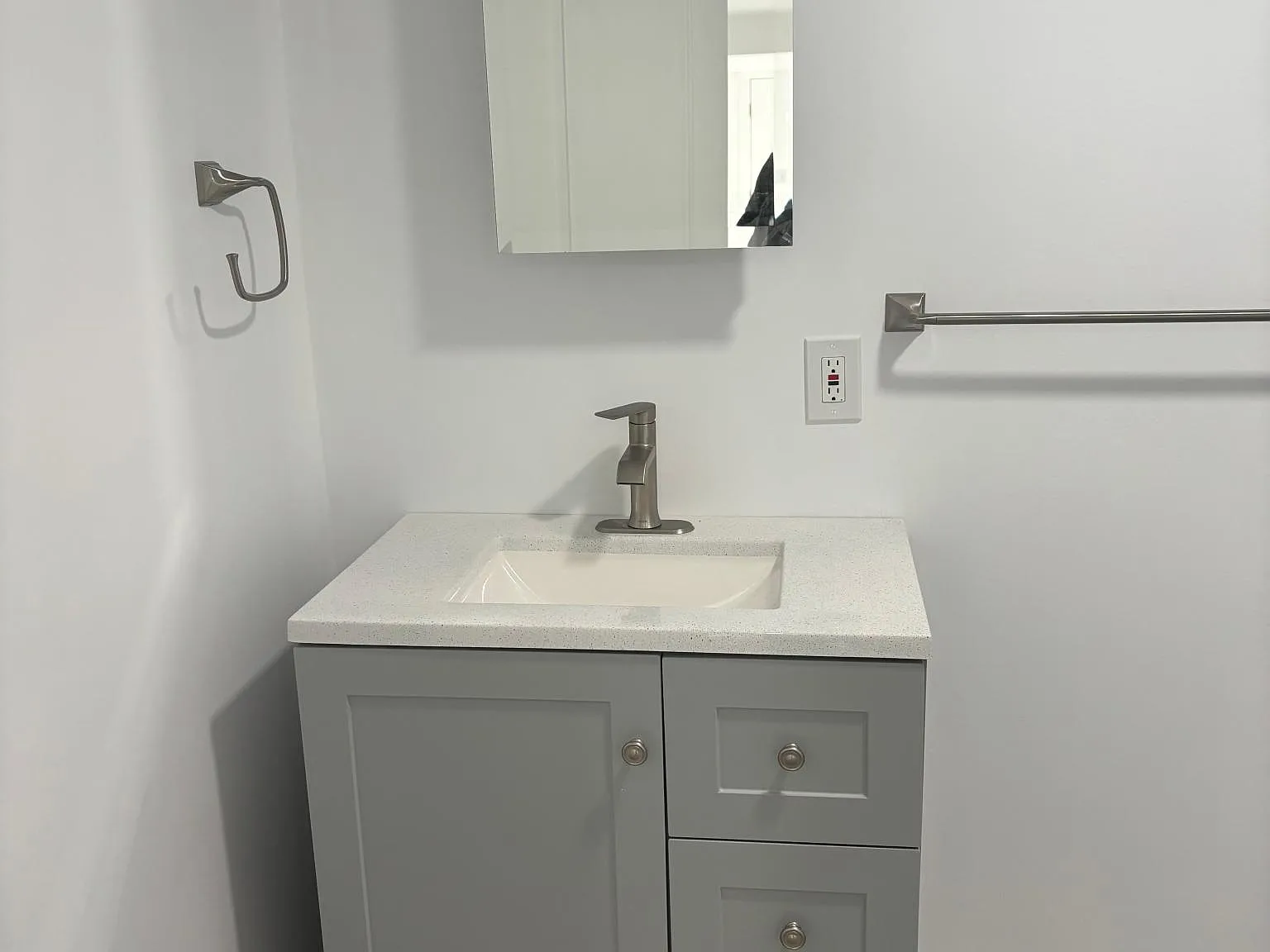 5 bed, 600 sqft, $5,000 — Photo 3