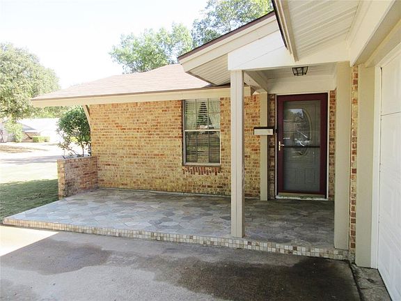 4th image of 2226 Druid Dr