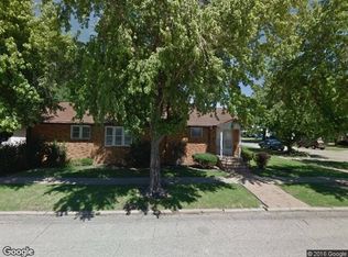 102 N B St, Blackwell, OK 74631
