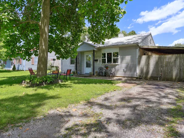 820 Roselyn Dr, Rantoul, IL 61866
