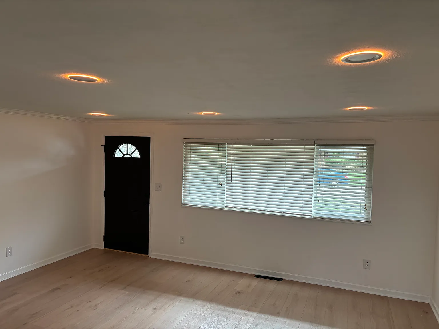 3 bed, 1040 sqft, $1,800 — Photo 4