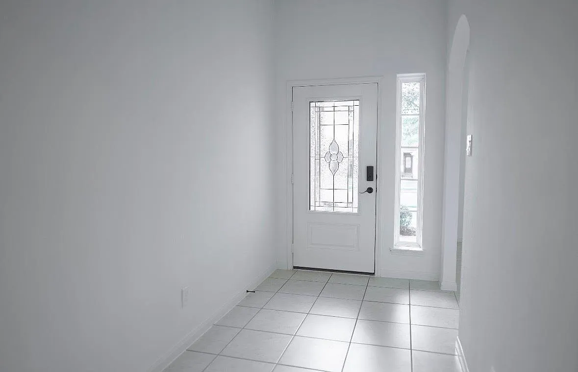 3 bed, 2.0 bath, 1739 sqft, $1,800 — Photo 2