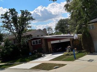 1211 N Branch Rd, Wilmette, IL 60091