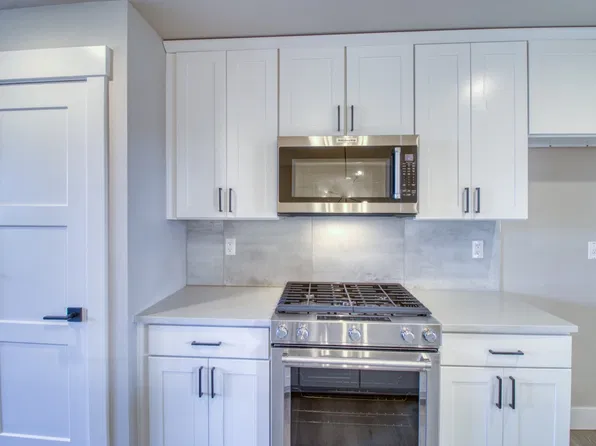 20560 Empire Ave, Bend, OR 97701