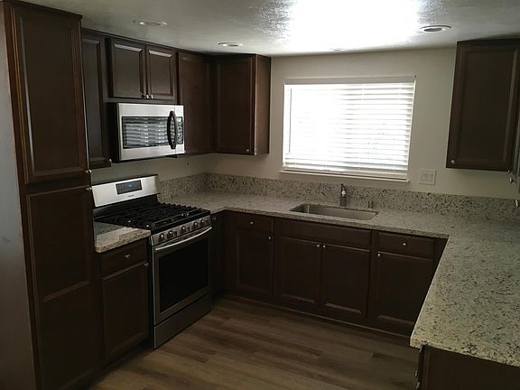 3rd image of 1410 Wesley Ln