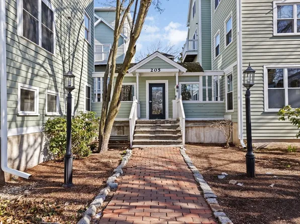 205 Richdale Ave APT A2, Cambridge, MA 02140